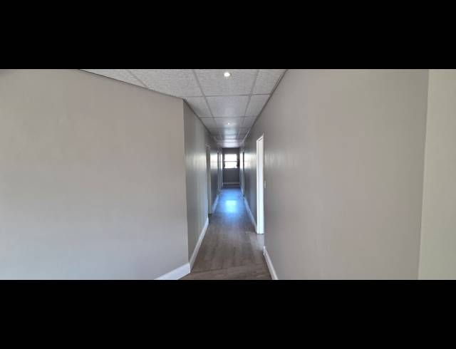 218M² OFFICE TO LET IN ROCKY DRIFT